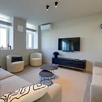 Ferme De Pétrieux - L'erable Avec Piscine Et Wellness *